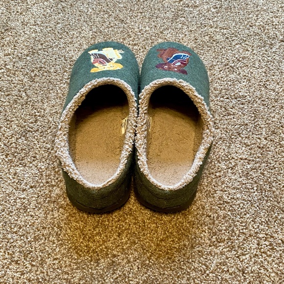 L.L. Bean Green Slippers with Dog Embroidery Women’s Size 7 - Picture 2 of 5